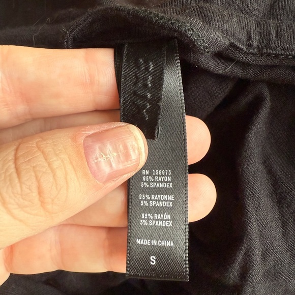 SKIMS Pajama Button Up Long Sleeve Sleep Shirt Size Small PJ Rayon Top - Picture 4 of 4